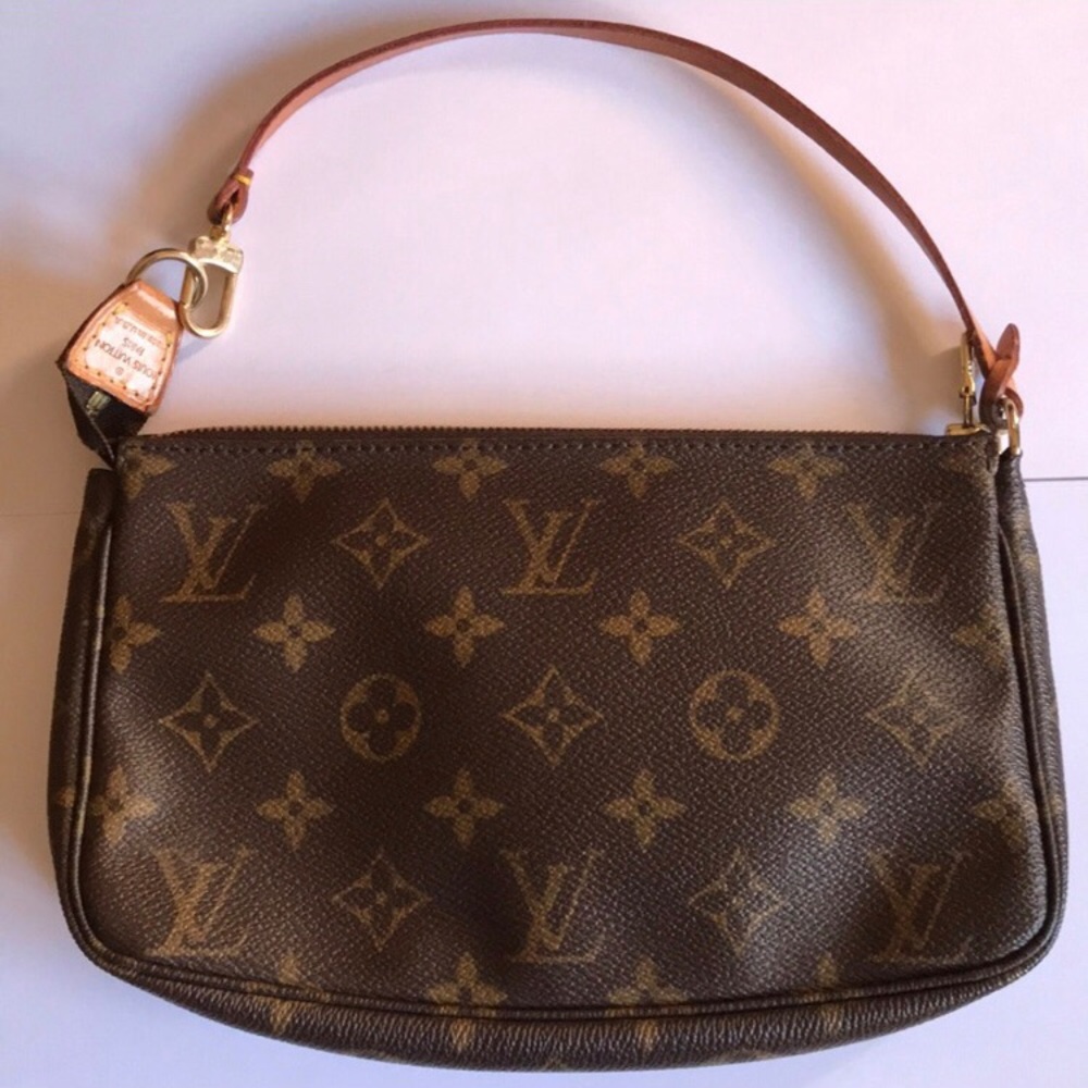 100% Authentic Louis Vuitton monogram pochette